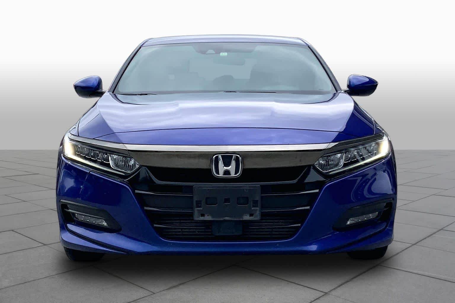 Certified Used 2020 Still Night Pearl Honda Sport image 4