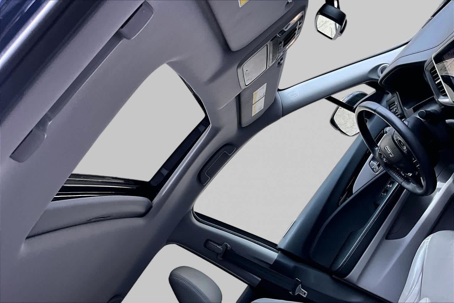 Used 2018 Obsidian Blue Pearl Honda RTL-E image 14