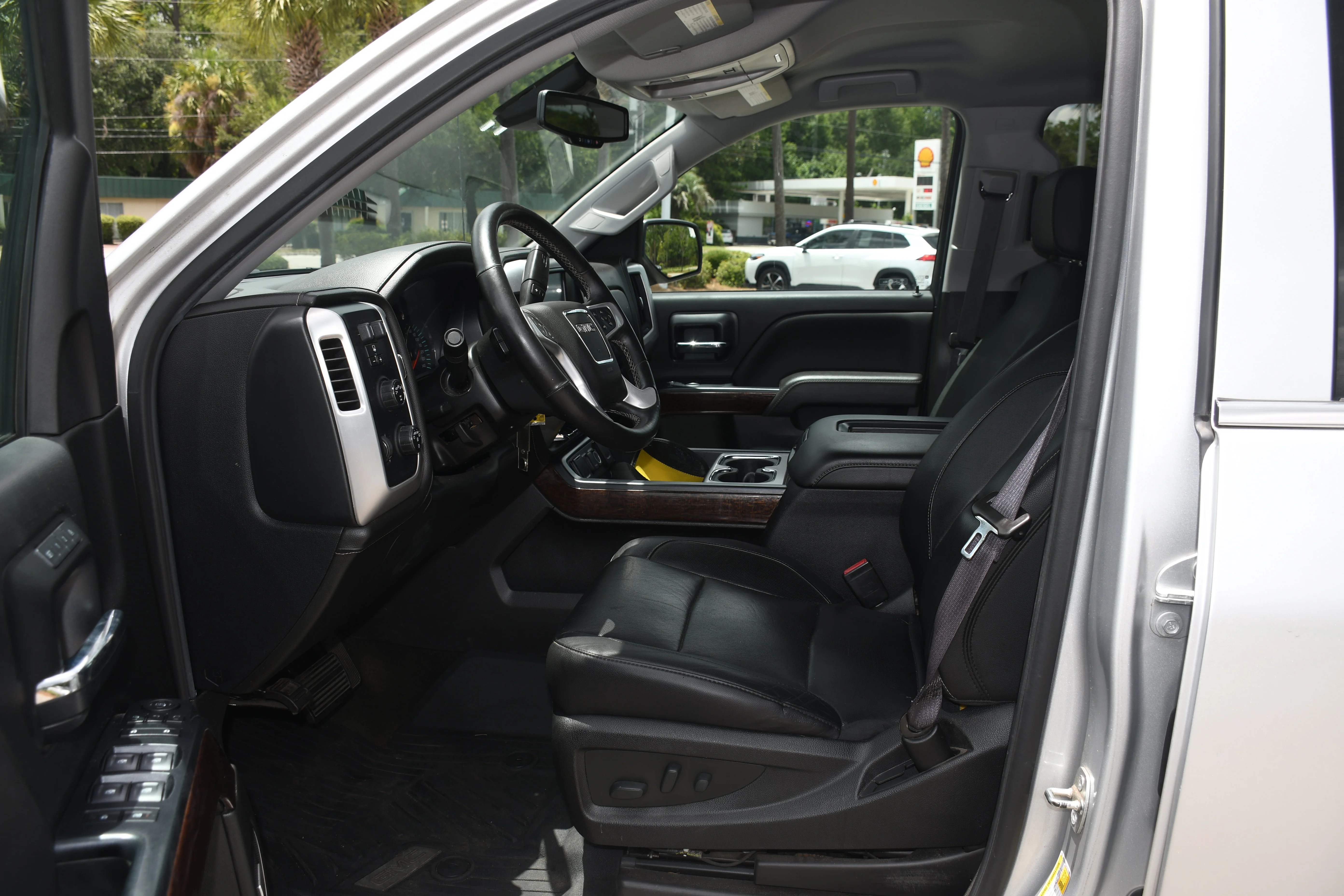 Used 2017 Silver GMC SLT image 6
