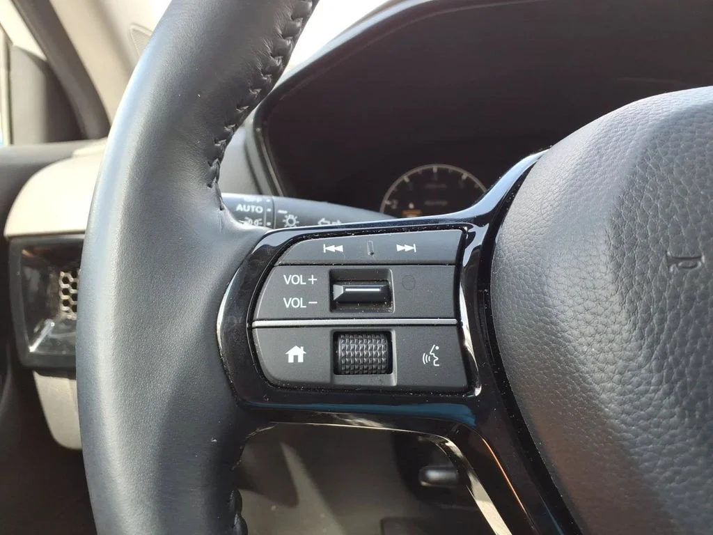 Used 2024 White Honda EX-L image 44