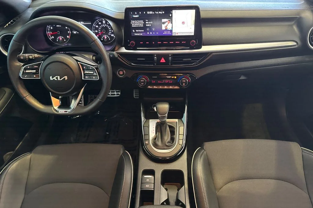 Used 2024 Snow White Pearl Kia GT-Line image 16