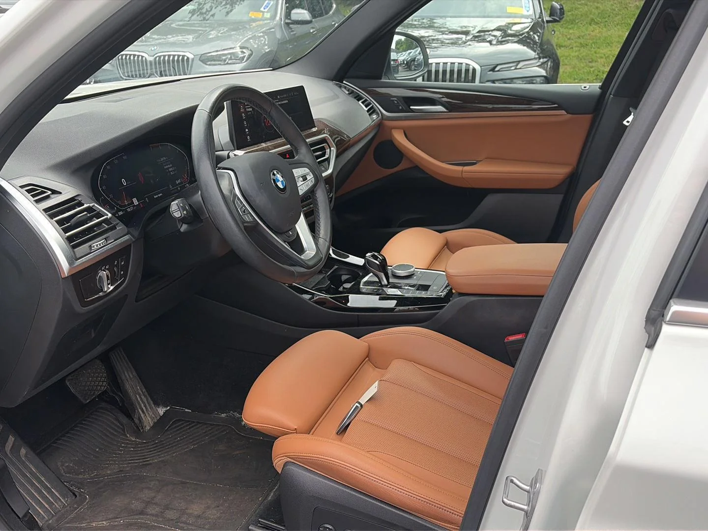Used 2024 Alpine White BMW xDrive30i image 8