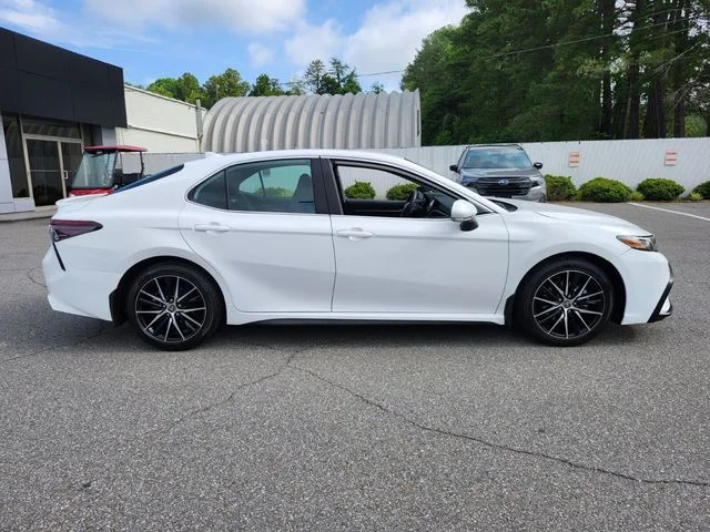 Used 2023 White Toyota SE image 12