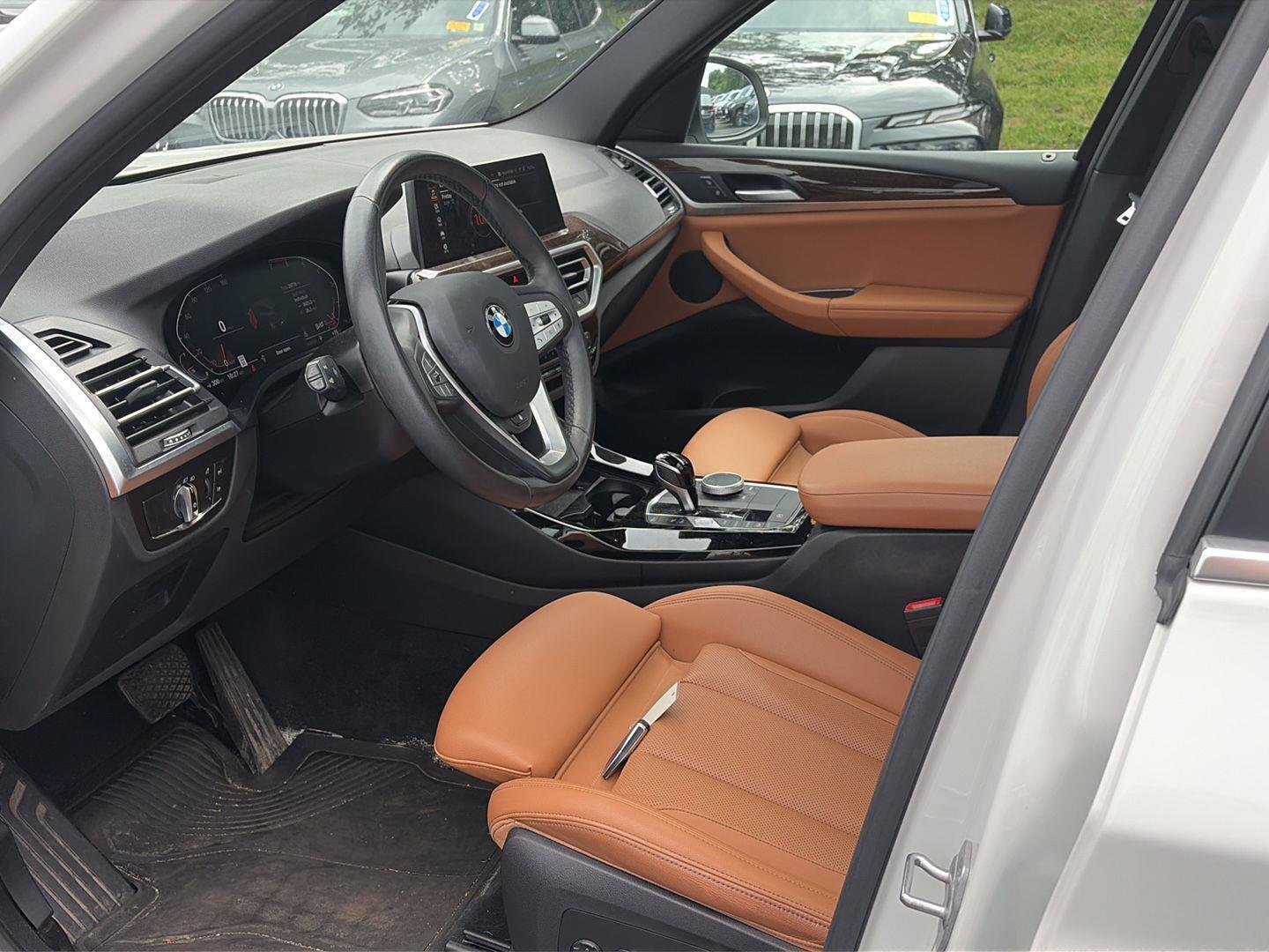 Used 2024 Alpine White BMW xDrive30i image 8
