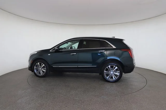 Used 2025 Green Cadillac Premium Luxury image 8