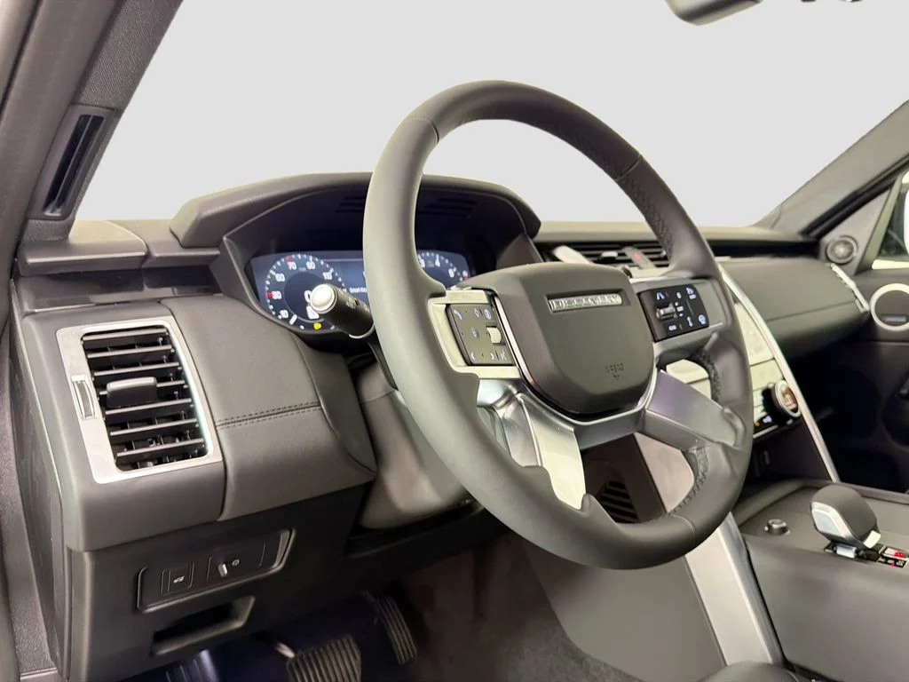 New 2026 Fuji White Land Rover S image 9