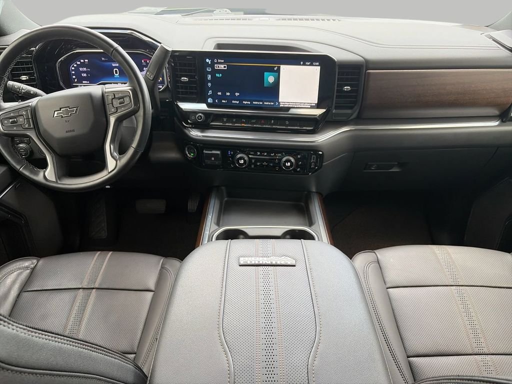 Used 2024 Black Chevrolet High Country image 9