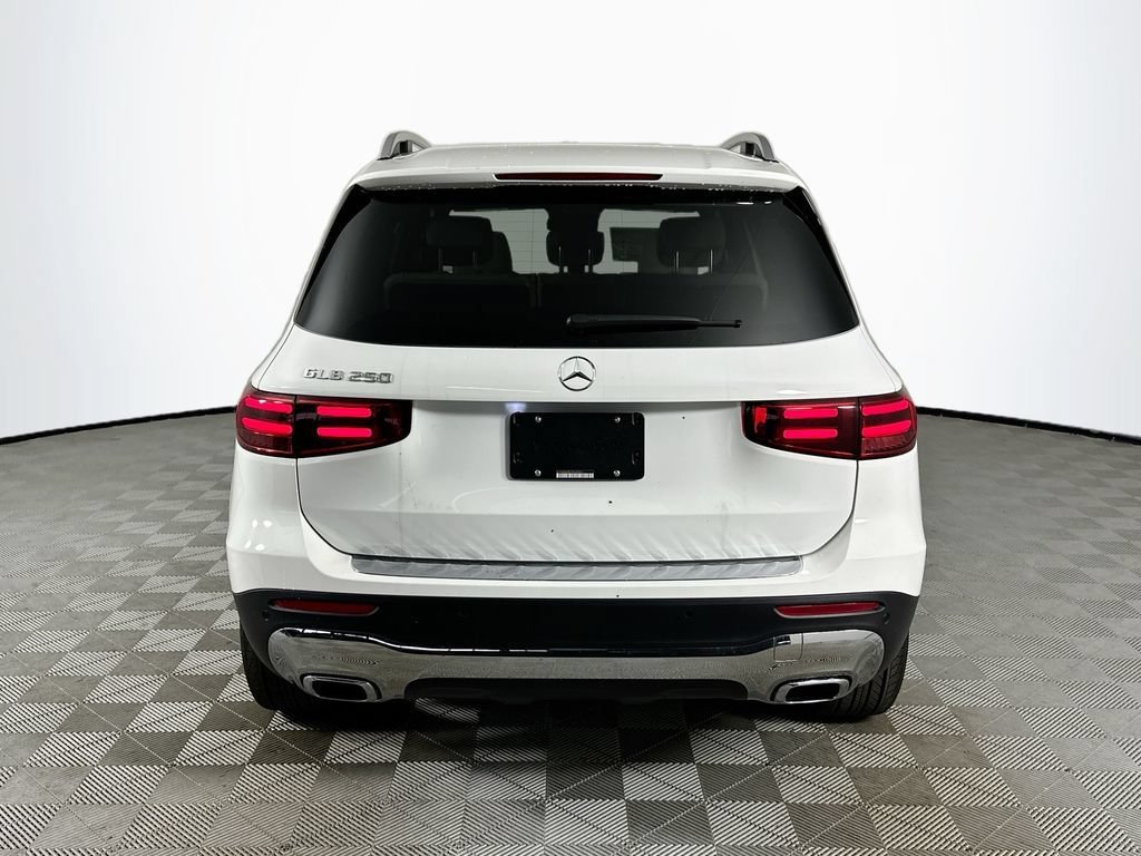 New 2026 Polar White Mercedes-Benz GLB 250 image 38