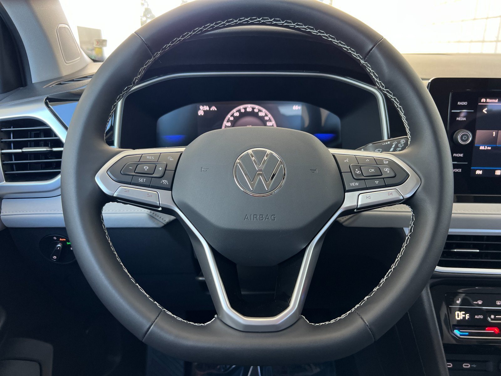 New 2026 Deep Black Pearl Volkswagen SE image 22