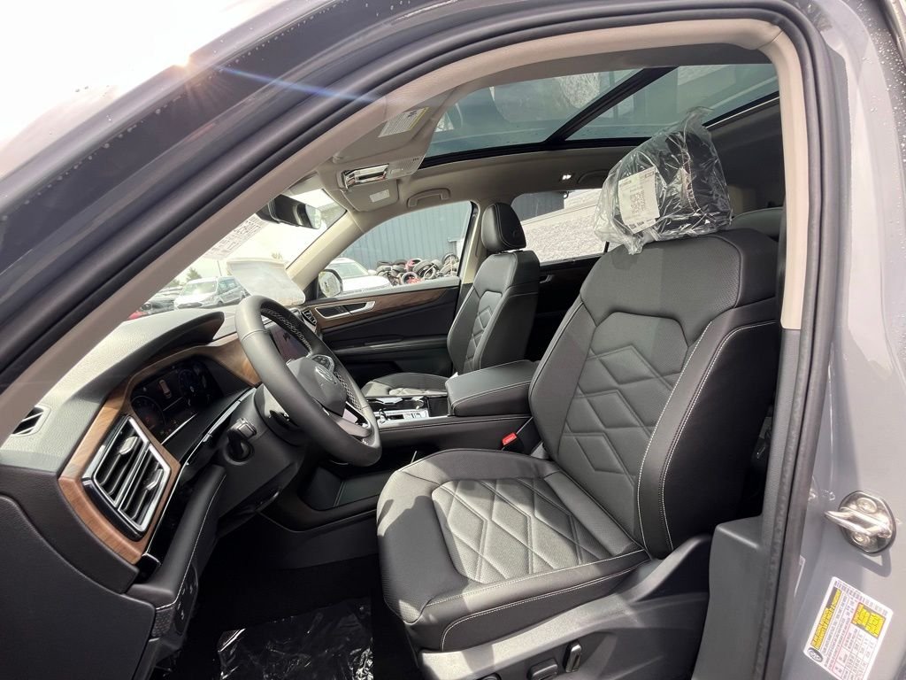 New 2026 Gray Volkswagen 2.0T SE w/Technology image 10