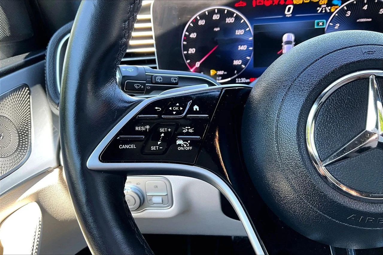Used 2025 White Mercedes-Benz GLS 450 image 30