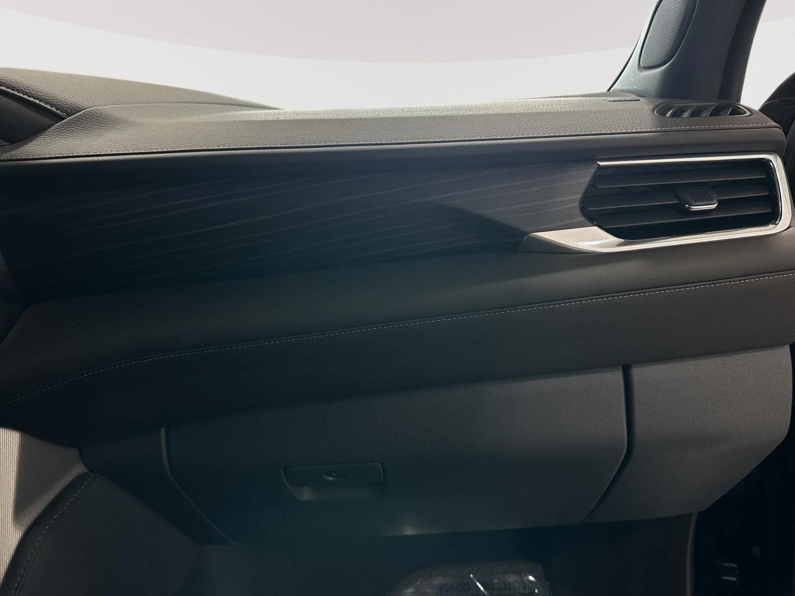 Used 2022 Onyx Black GMC Denali image 27