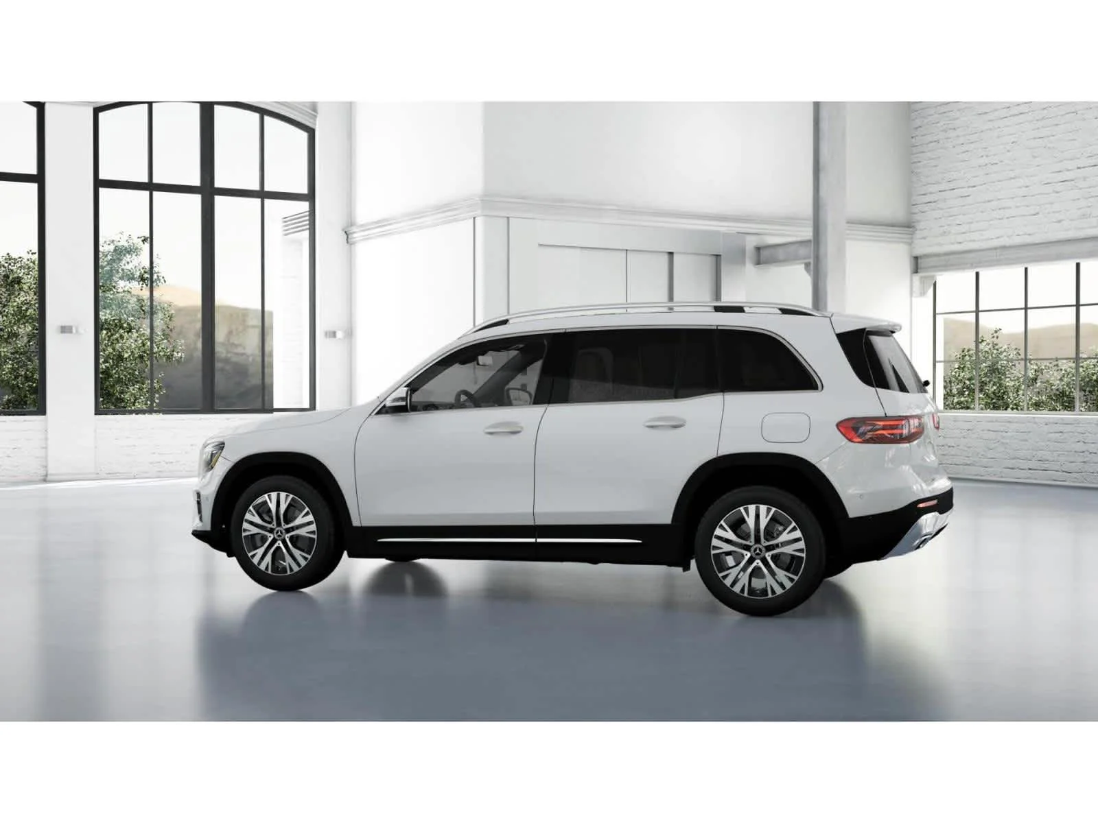 Used 2025 Polar White Mercedes-Benz GLB 250 image 31