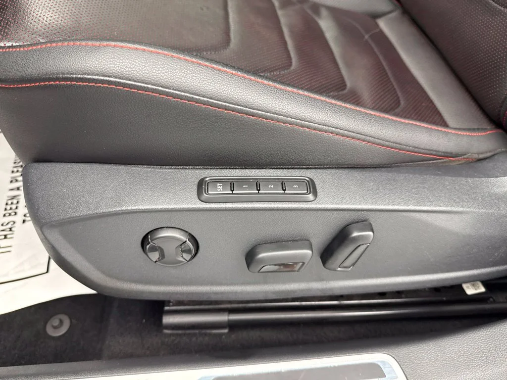 2022 Volkswagen Jetta GLI 2.0T AUTOBAHN 4dr Car Slide 15