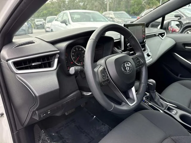 Used 2020 White Toyota SE image 23