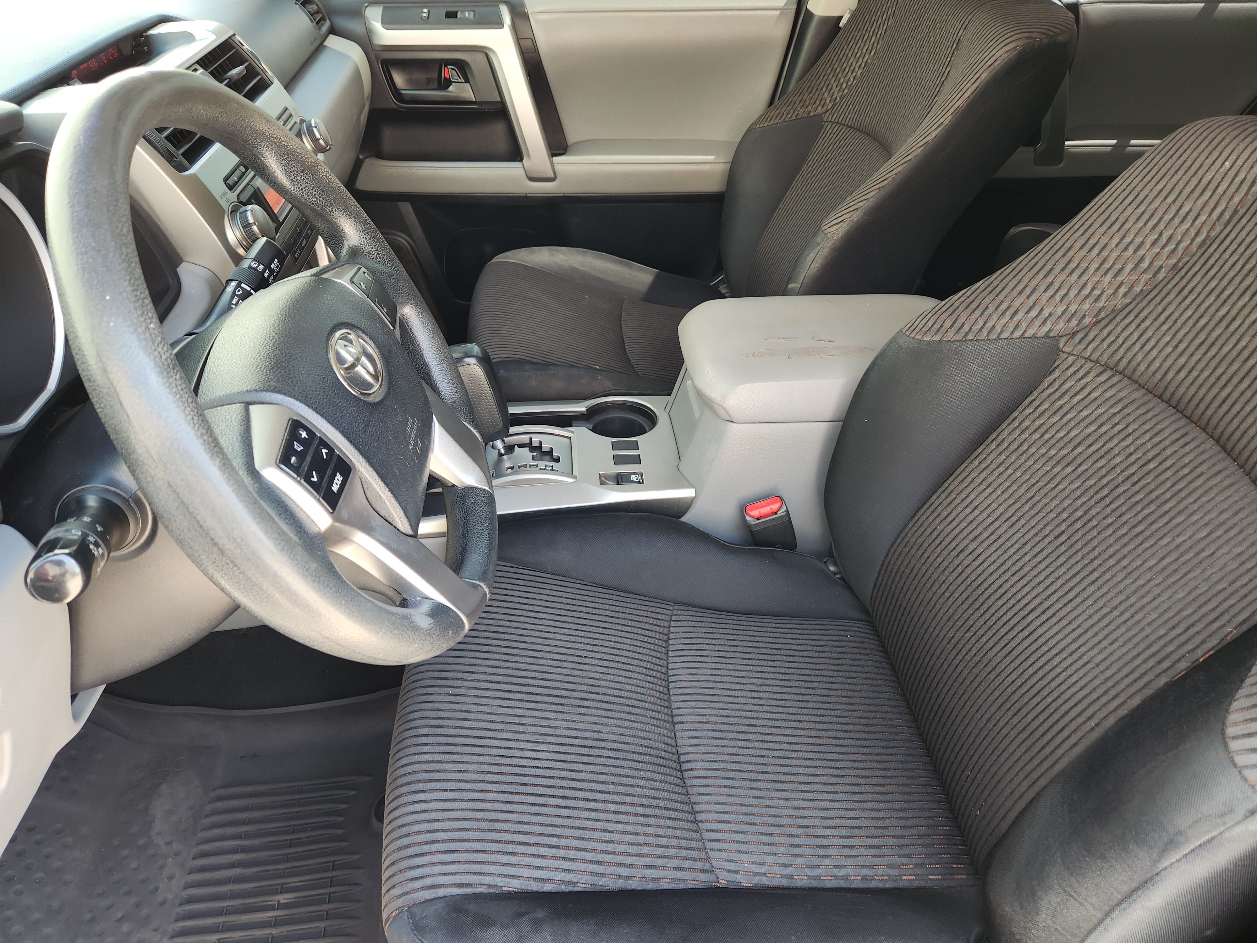 Used 2012 Blizzard Pearl Toyota SR5 image 14