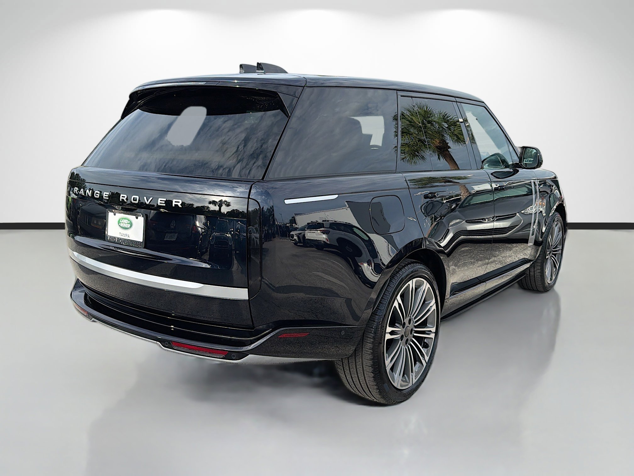 New 2026 Constellation Blue Ultra Metallic Gloss LAND ROVER Autobiography image 5