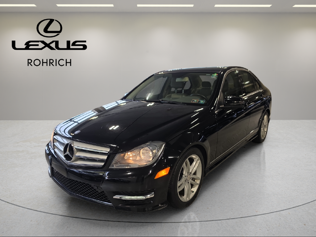 Used 2012  Mercedes-Benz C 300 image 1