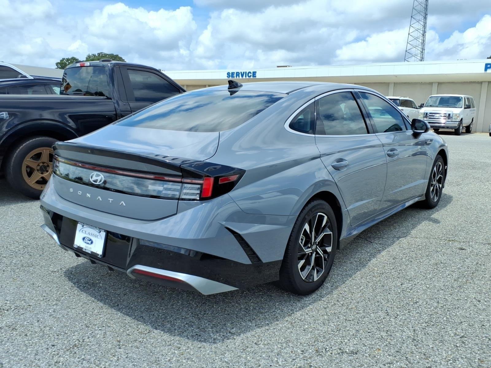 Used 2024 Transmission Blue Hyundai SEL image 6