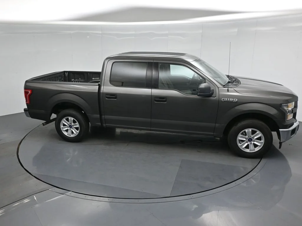 Used 2017 Gray Ford XLT image 46