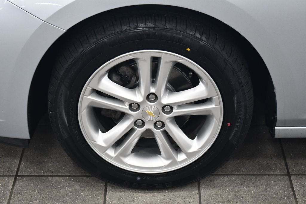 Used 2017 Arctic Blue Chevrolet LT image 14