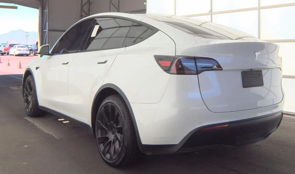 Used 2021 White Tesla Long Range image 4