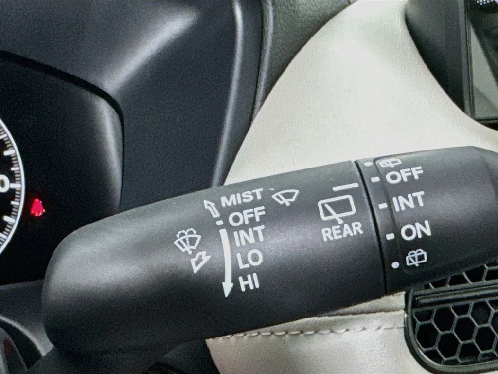 New 2027 Modern Steel Metallic Honda LX image 18