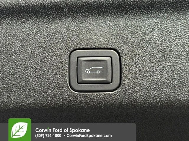 Used 2025 Summit White GMC AT4 image 19