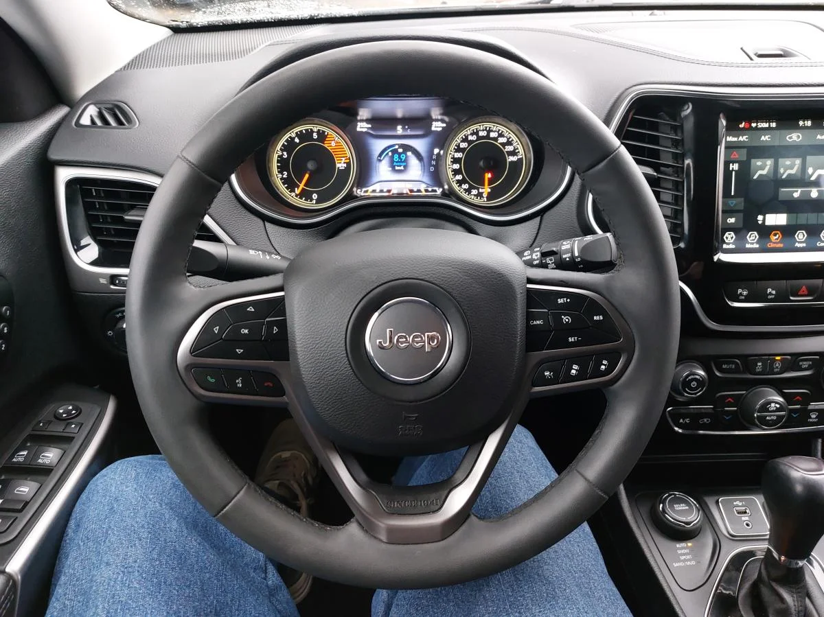 Used 2022 Grey Jeep Limited 4x4 image 17