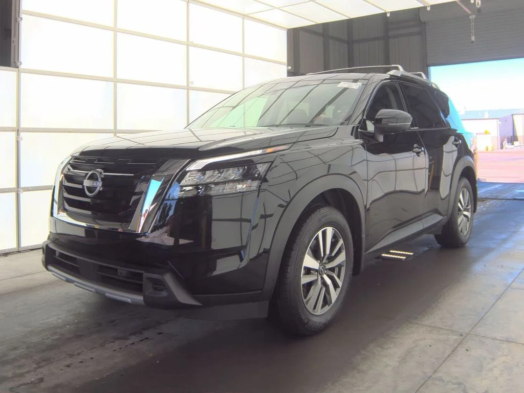 2025 Nissan Pathfinder SL 4WD's photo