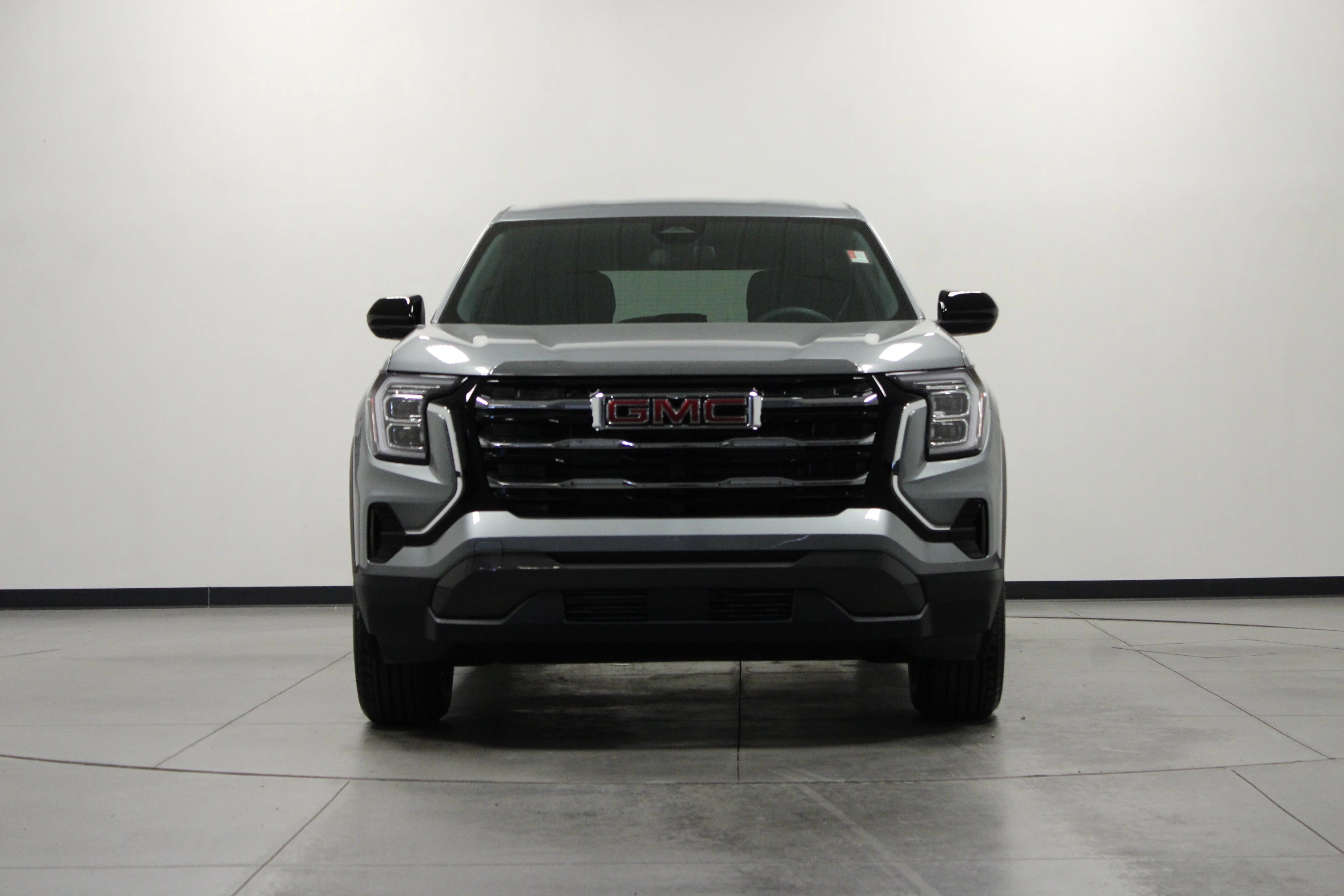 New 2027 Sterling Metallic GMC AWD Elevation image 9
