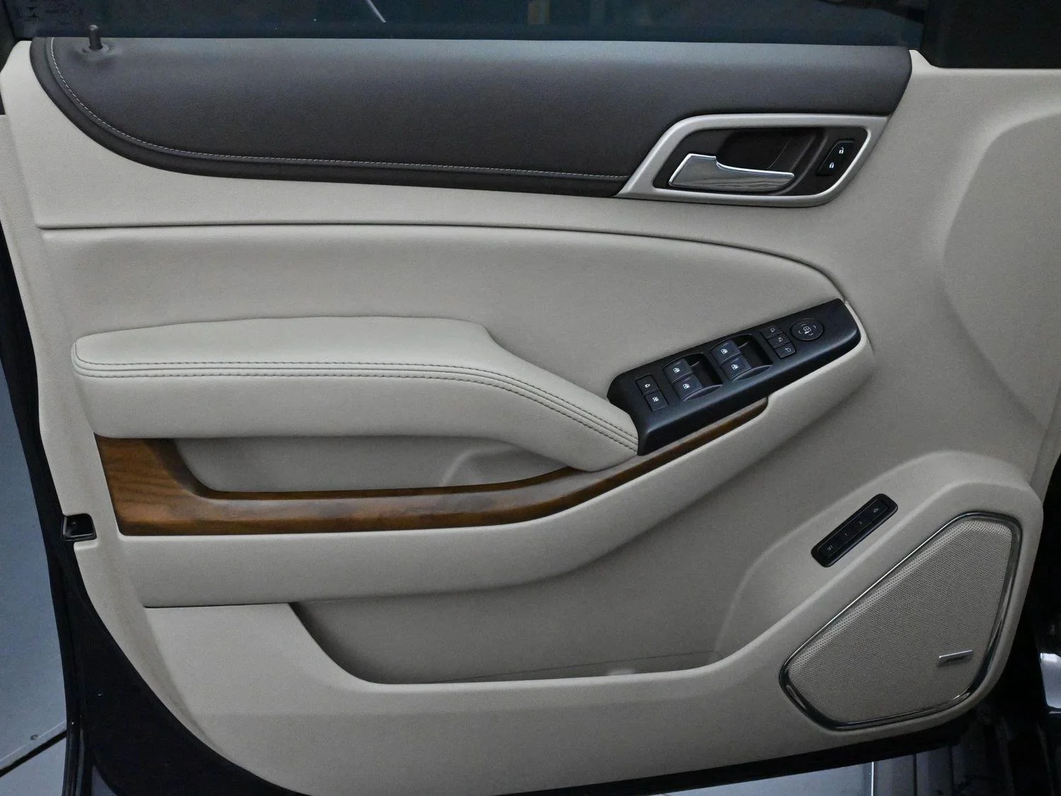 Used 2020 Carbon Black Metallic GMC Denali image 13