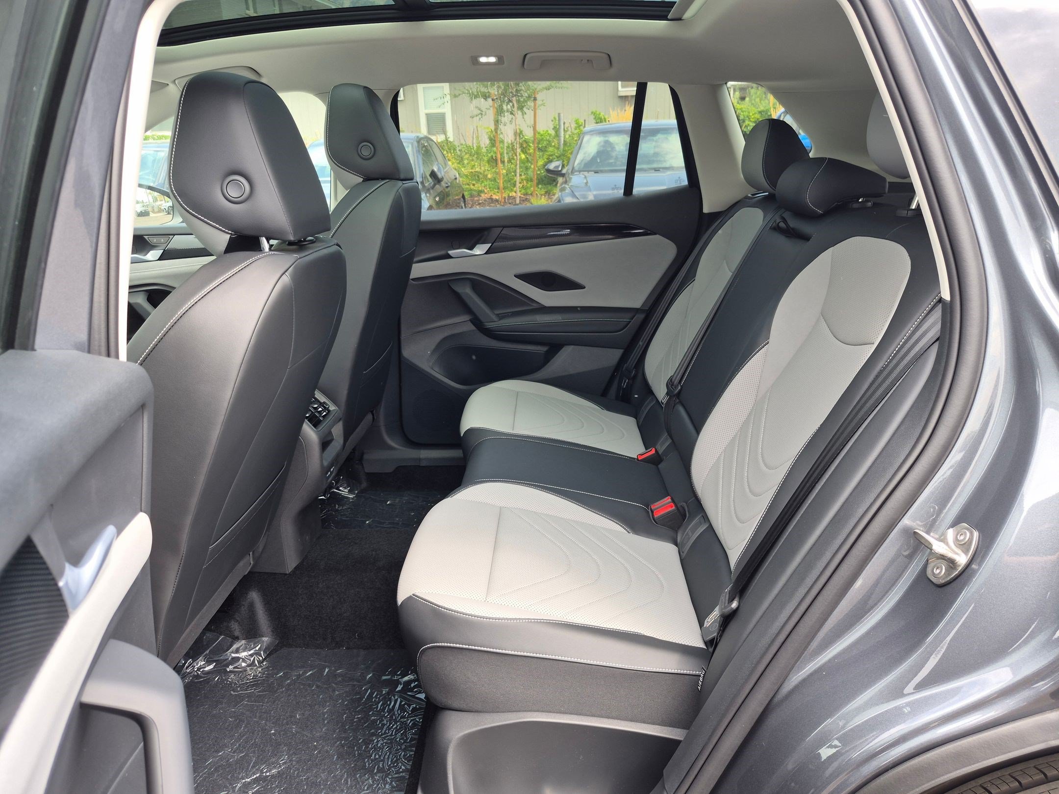 New 2026 Platinum Gray Metallic Volkswagen SE image 14