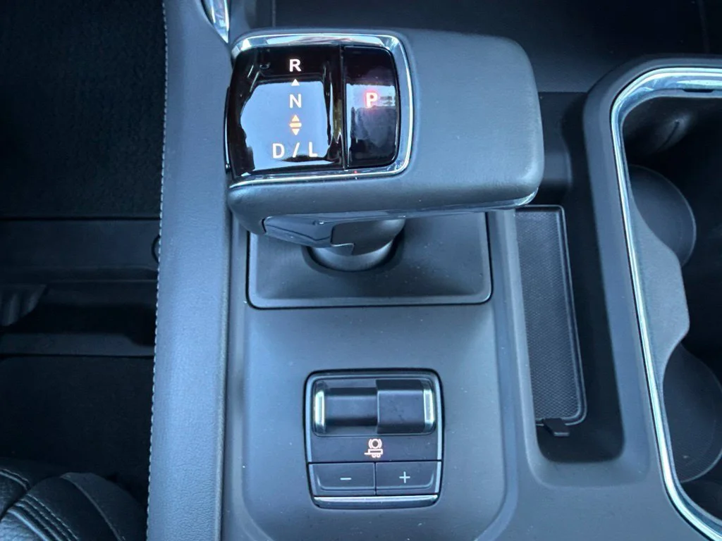 Used 2025 Onyx Black GMC Denali image 26