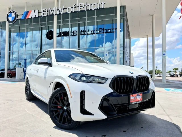Used 2024 Gray BMW xDrive28i image 1