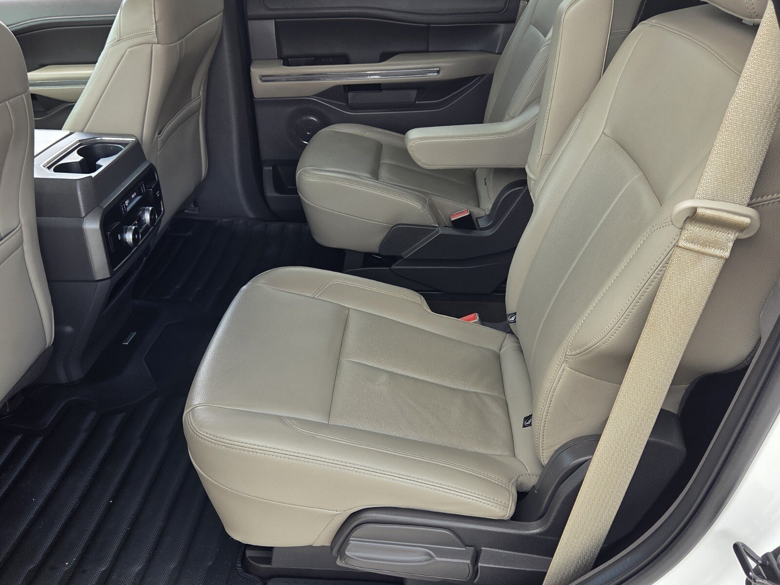 Used 2020 Oxford White Ford XLT image 4