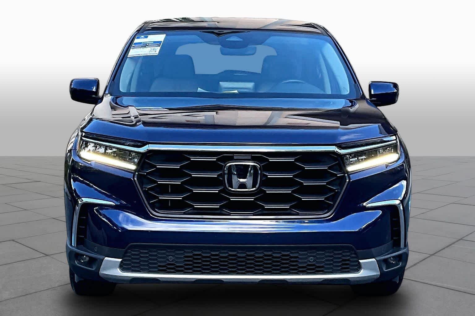 Used 2025 Obsidian Blue Pearl Honda EX-L image 4