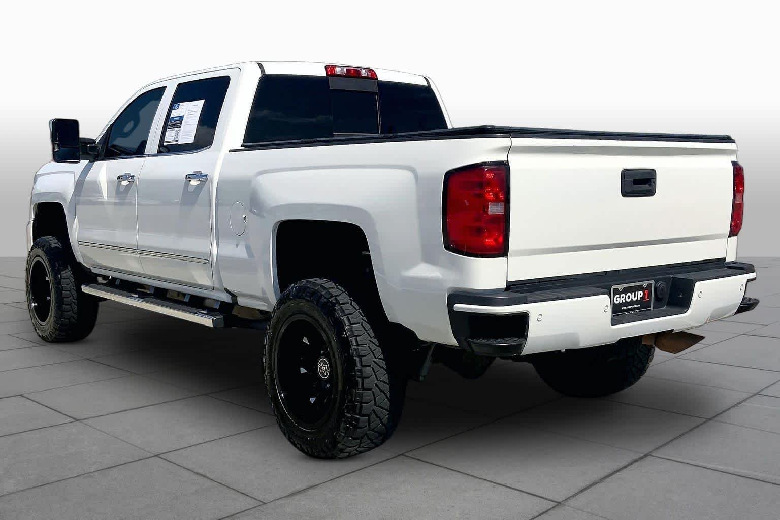 Used 2016 Summit White Chevrolet High Country image 10