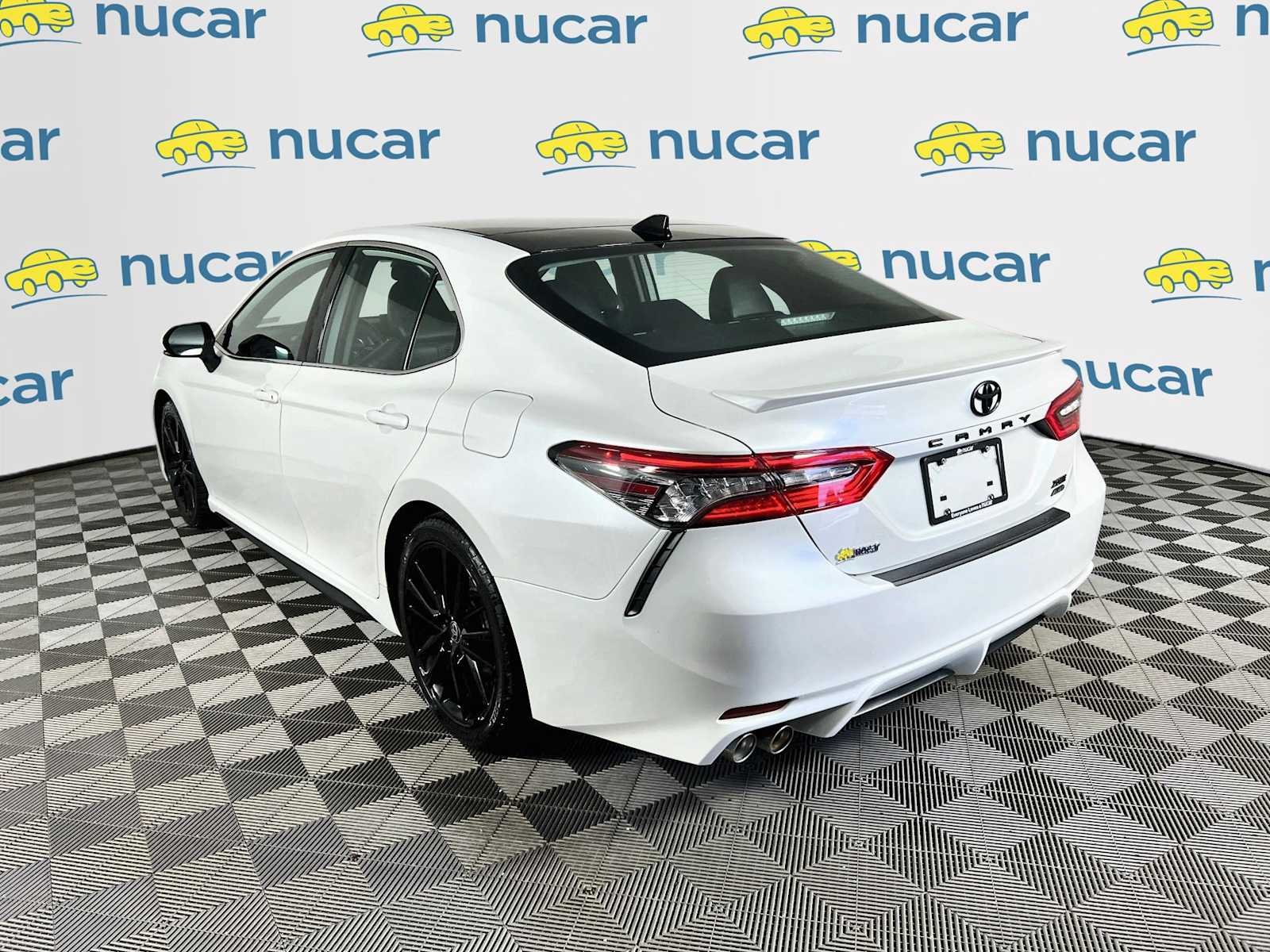 Used 2021 Wind Chill Pearl Toyota XSE image 5
