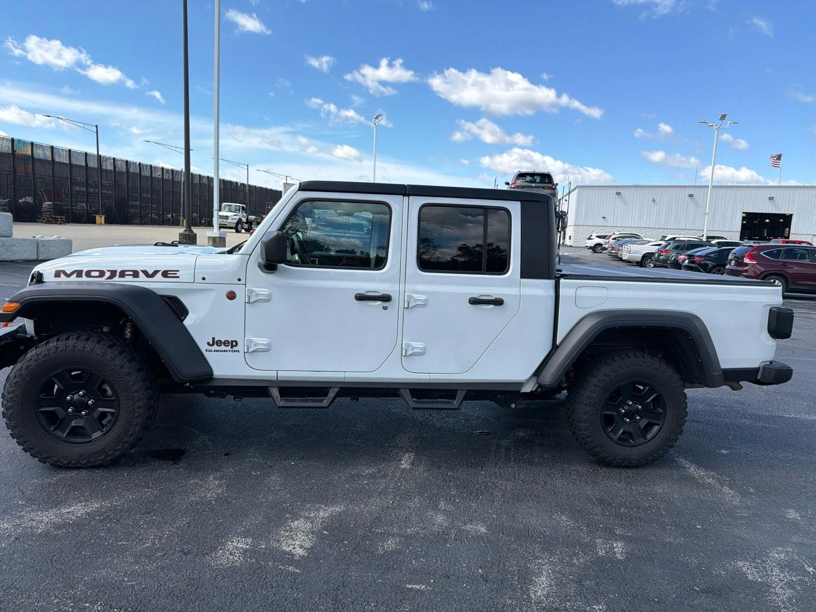 Used 2022 White Jeep Mojave image 4