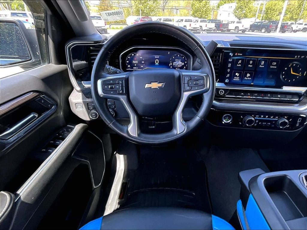 Used 2024 Gray Chevrolet LT image 17