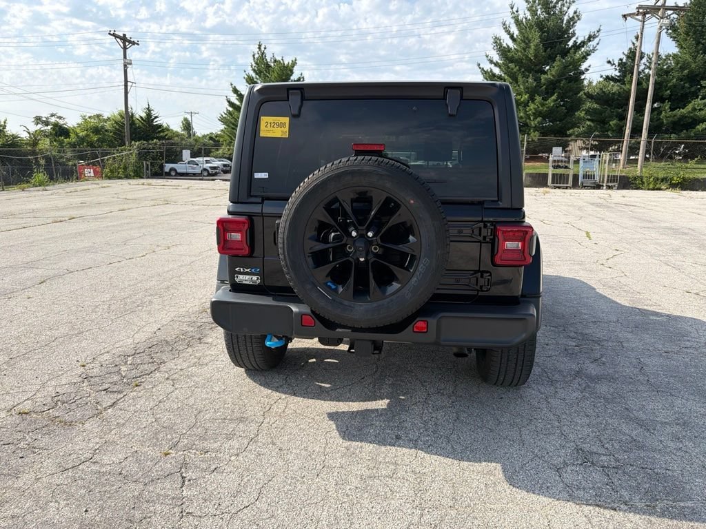 Used 2023 Black Clearcoat Jeep Sahara image 4