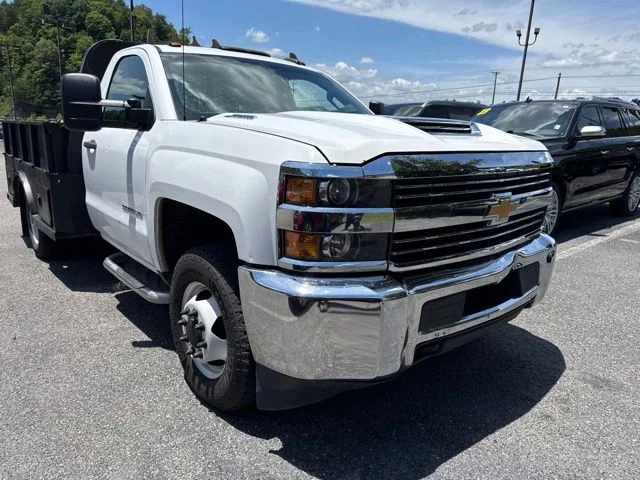 Used 2018 White Chevrolet Flat Bed image 2