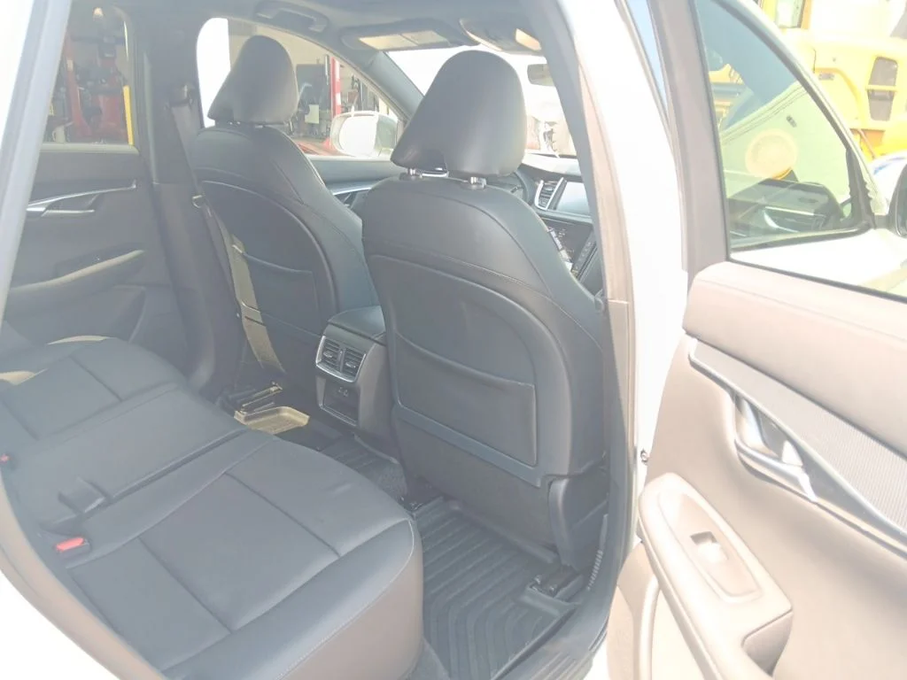 Used 2025 Radiant White INFINITI SPORT image 28