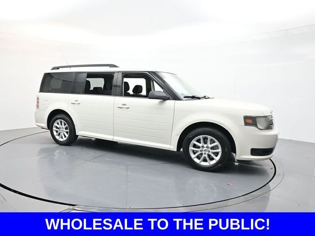 Used 2013 White Ford SE image 1