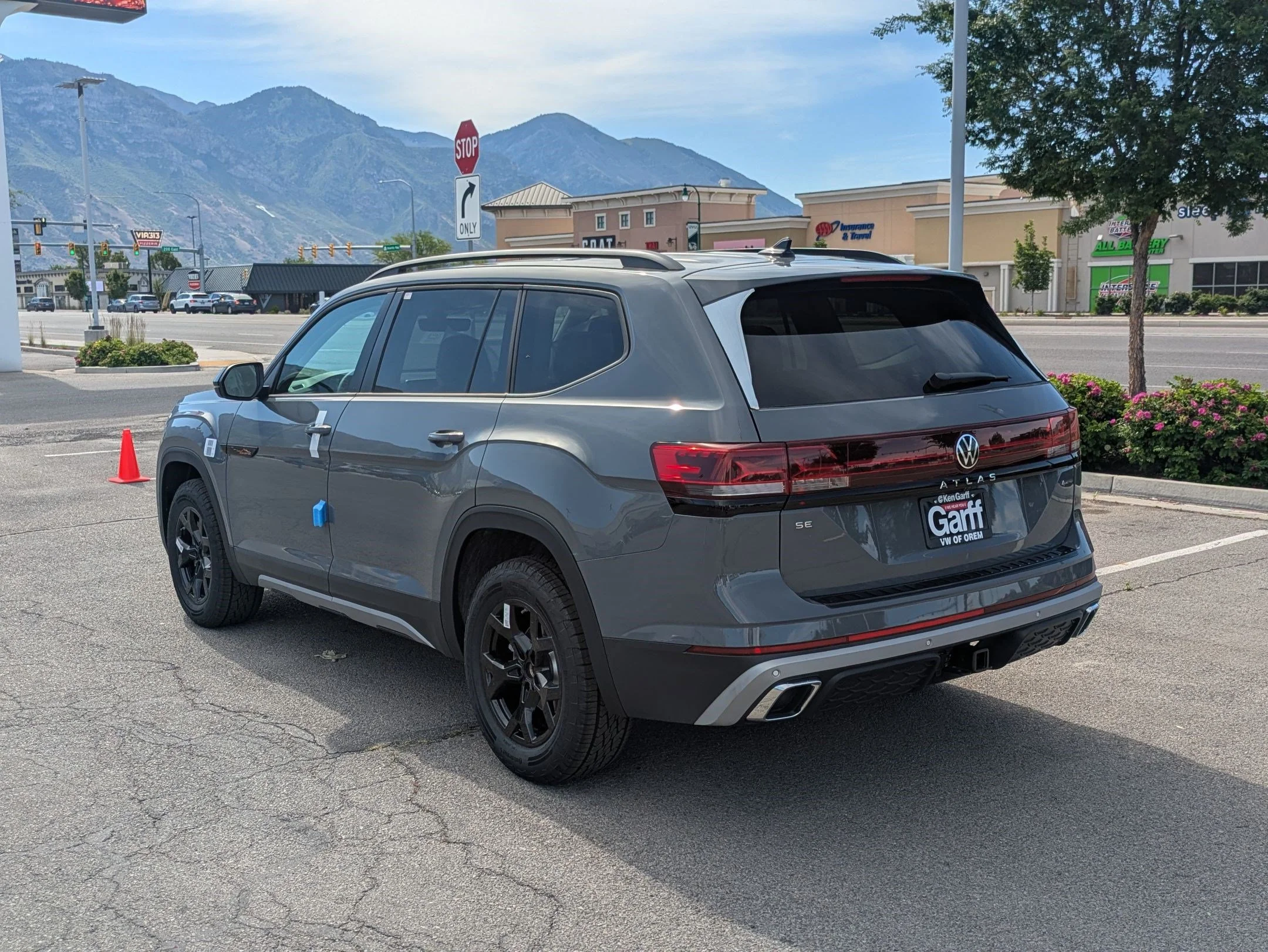 New 2026 Pure Gray Volkswagen 2.0T Peak Edition image 5
