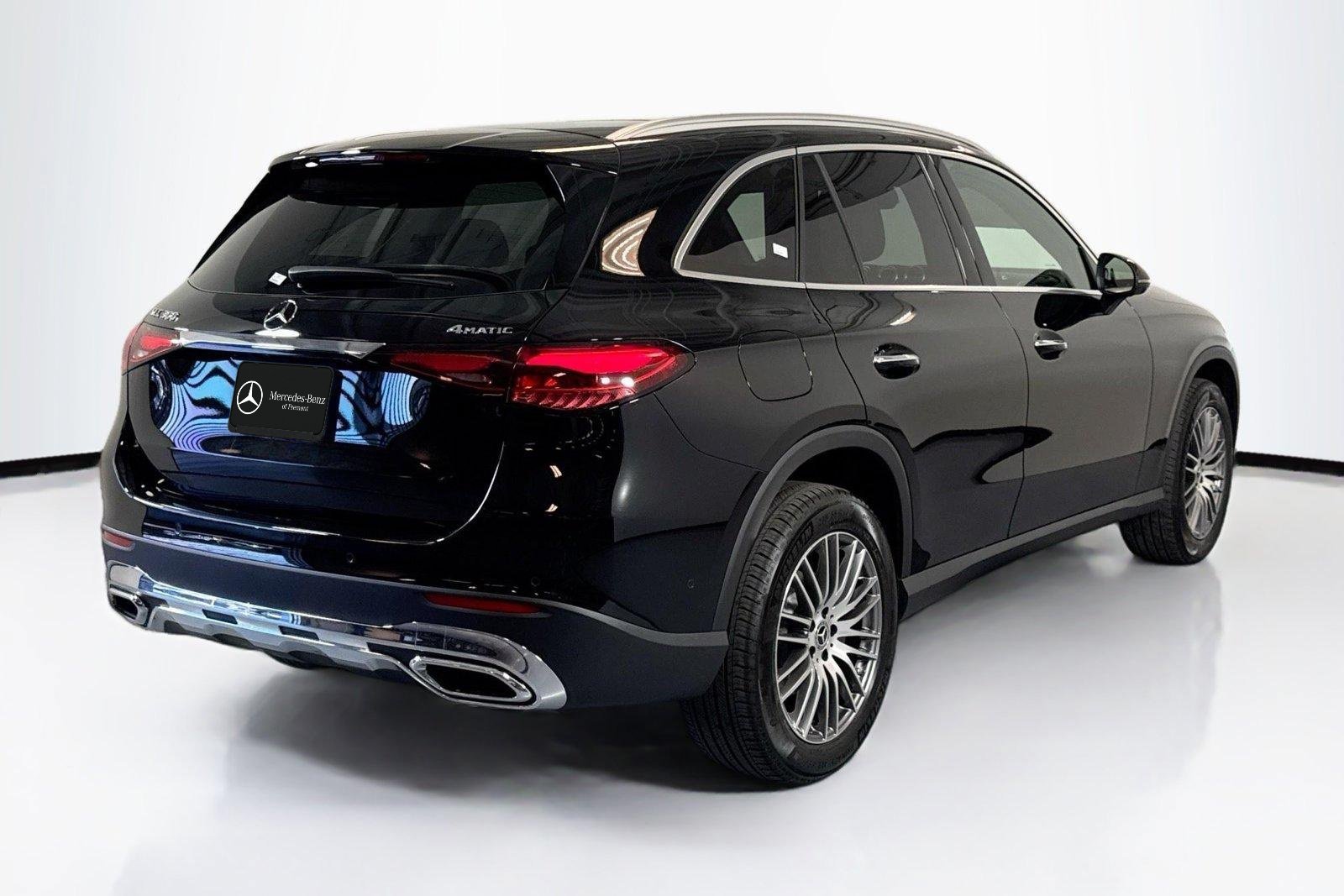 New 2026 Black Mercedes-Benz GLC 300 image 5