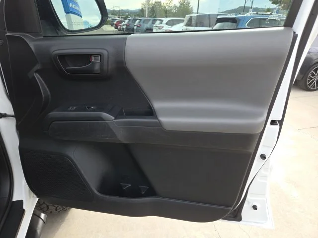 Used 2021 White Toyota SR image 22