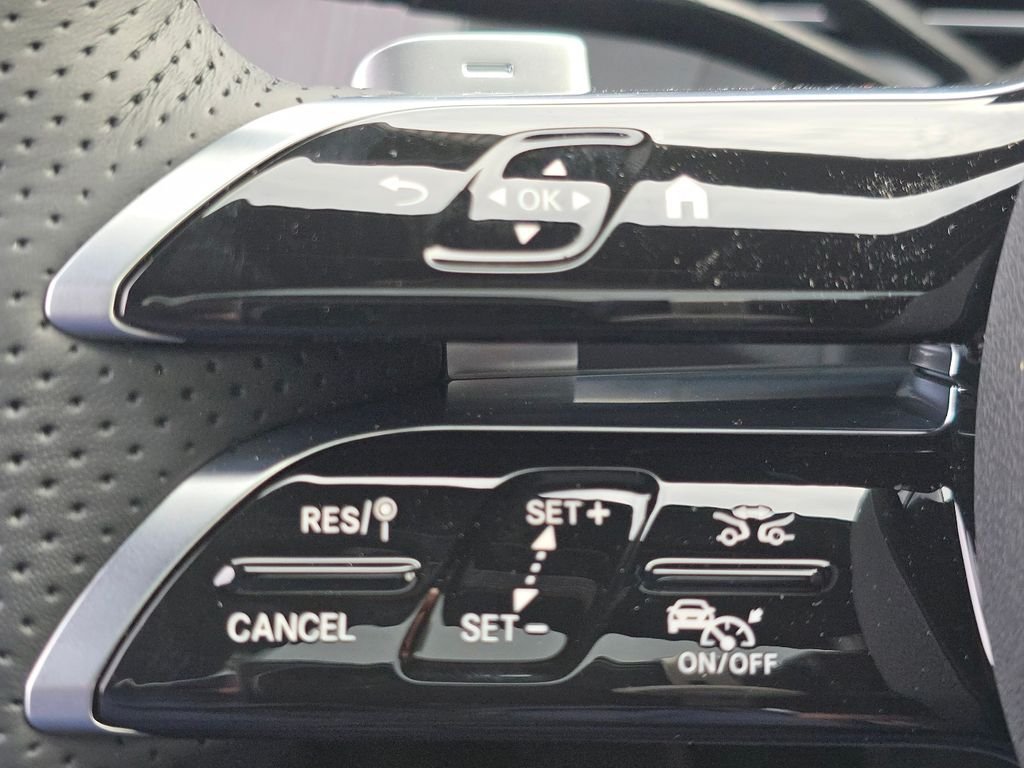 New 2026 Graphite Grey Metallic Mercedes-Benz GLC 300 image 34