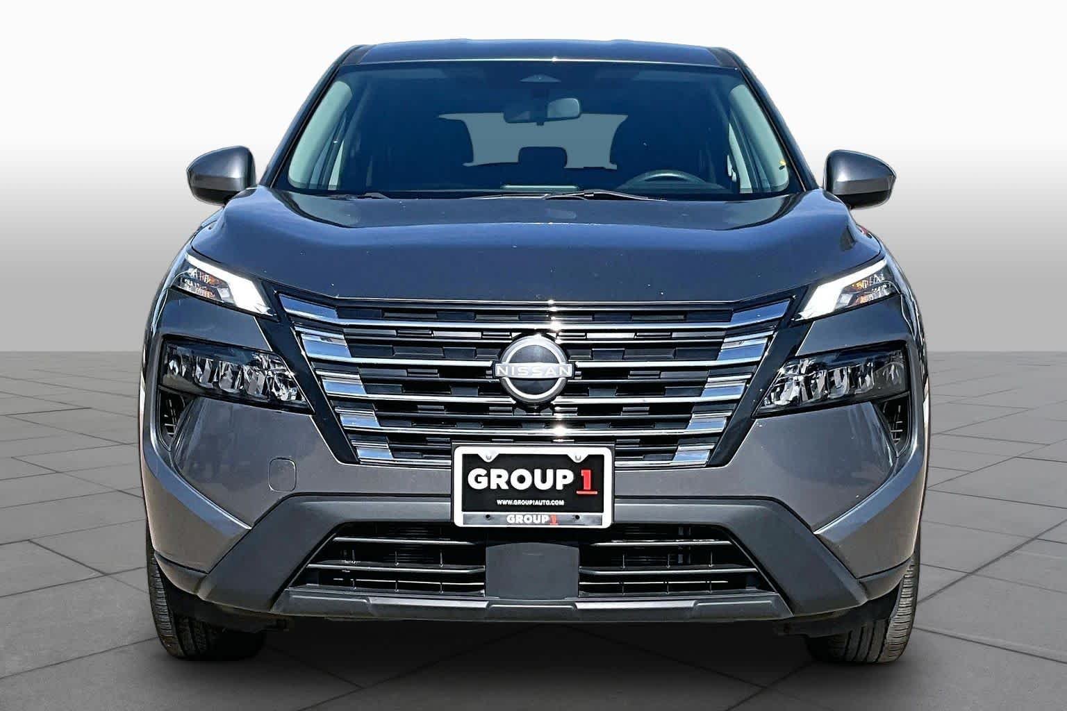 Used 2024 Gun Metallic Nissan SV image 3